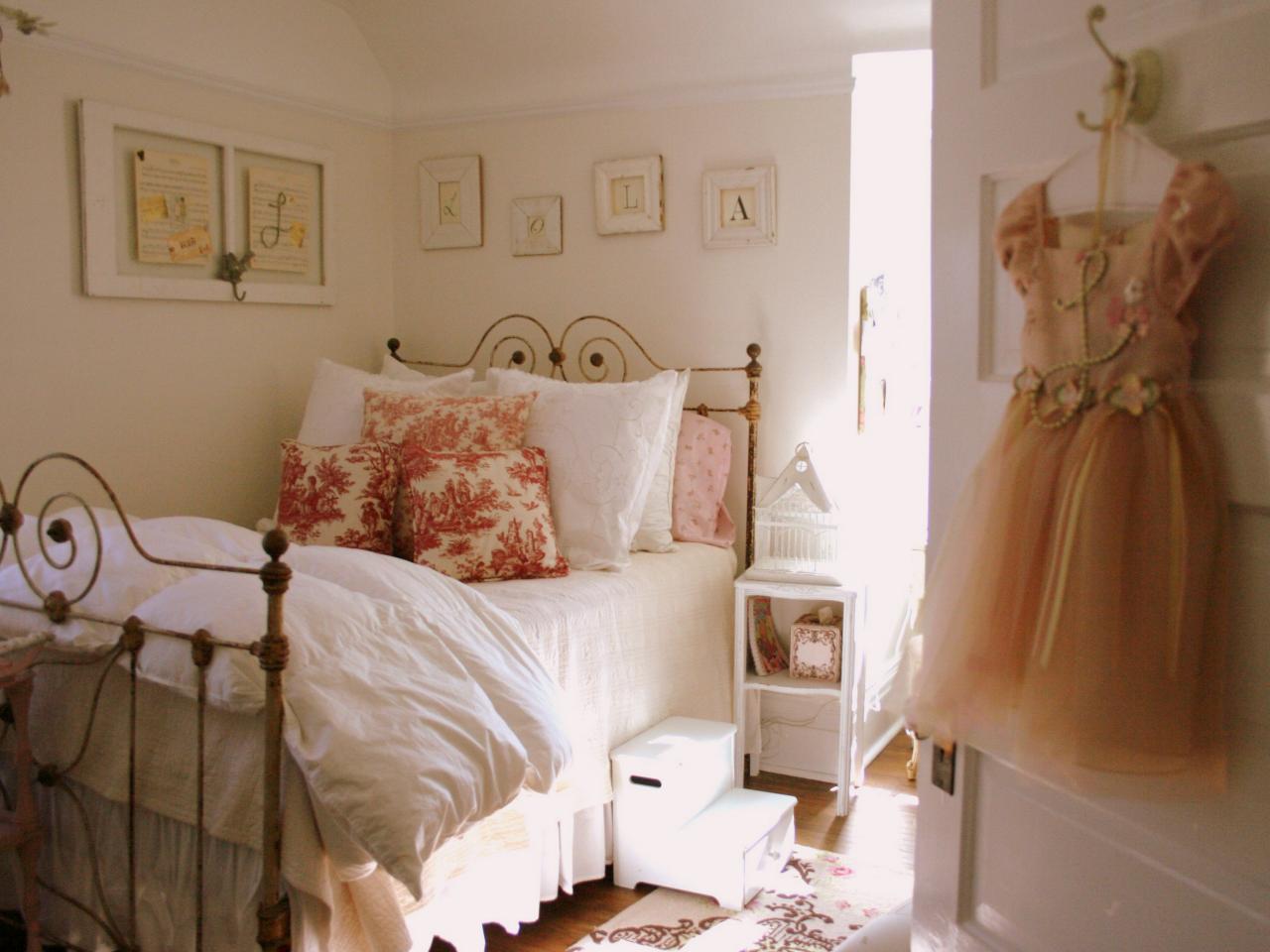romantic-valentines-themed-small-girly-bedroom-decorating-ideas-with-comfortable-full-size-wroughtiron-bedstead-include-pure-white-bedding-sheet-plus-pink-flower-patterned-soft-foam-pillows-moreover-b